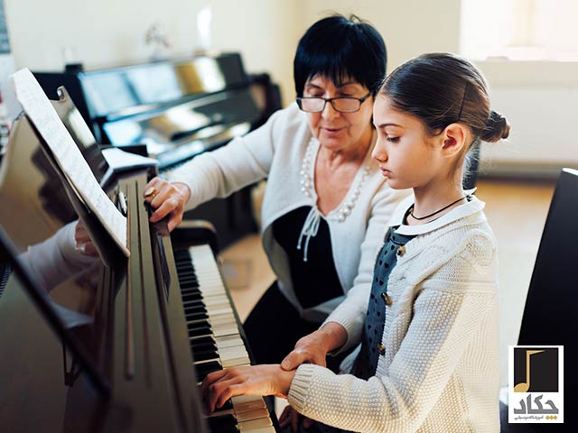 چگونه فرزندمان را به پیانو علاقه مند کنیم